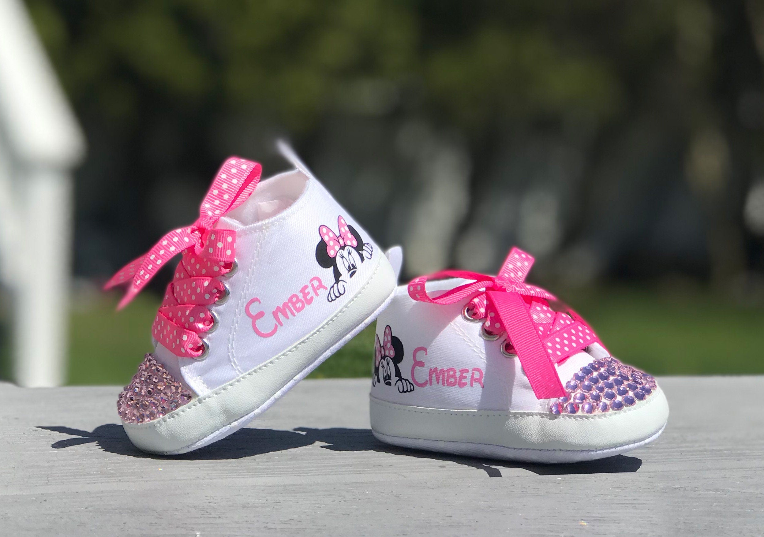 Personalized Minnie Mouse Peeking High-Top Baby Girl Booties – Unique and Memorable Baby Gift, Perfect for Photo Shoots