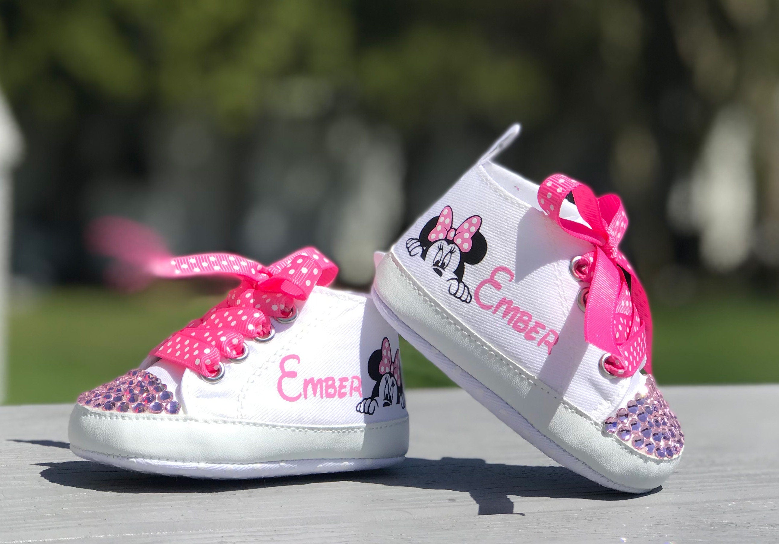 Personalized Minnie Mouse Peeking High-Top Baby Girl Booties – Unique and Memorable Baby Gift, Perfect for Photo Shoots